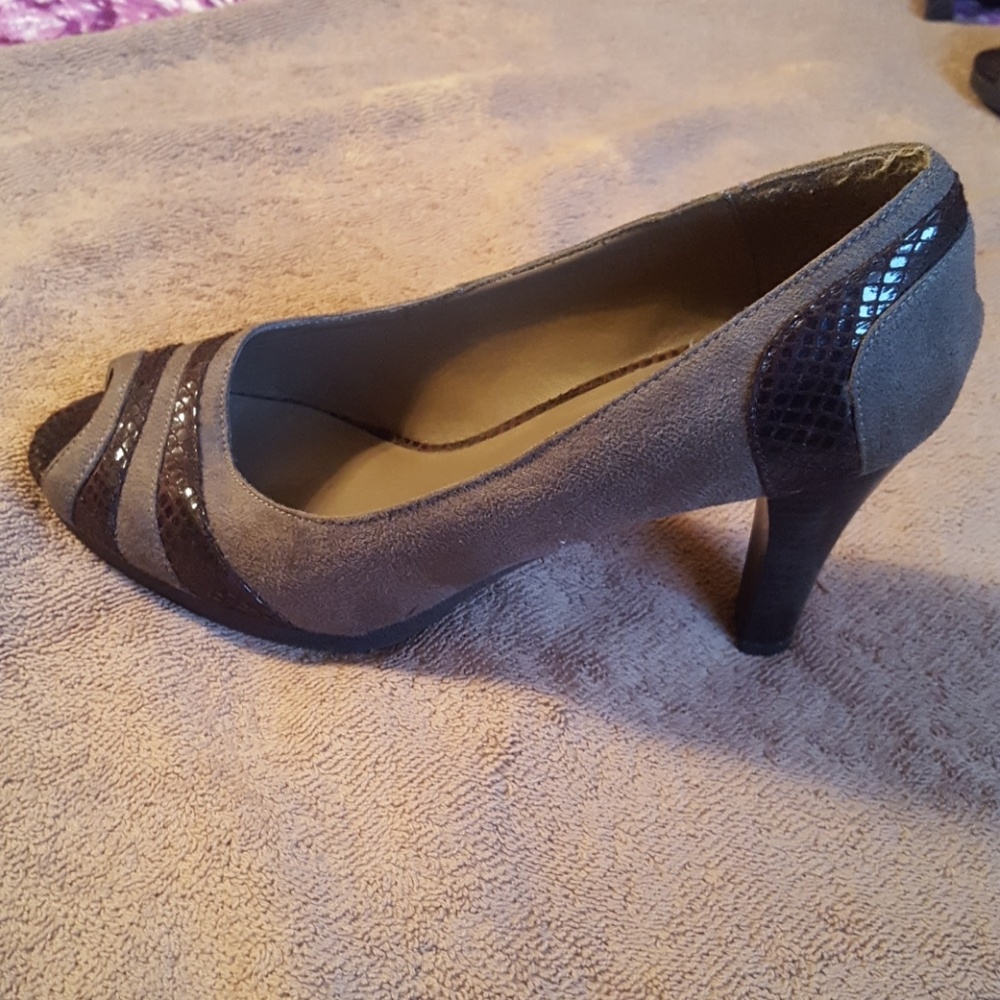 Ladies heels